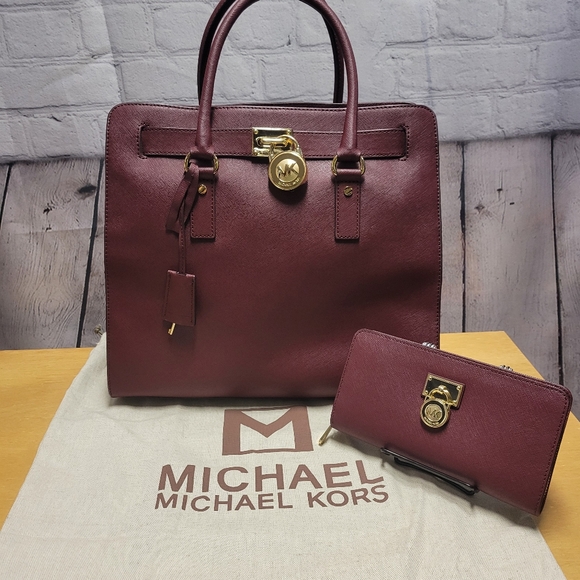 MICHAEL Michael Kors Handbags - 😍 MICHAEL Michael Kors Large Leather Hamilton Satchel
